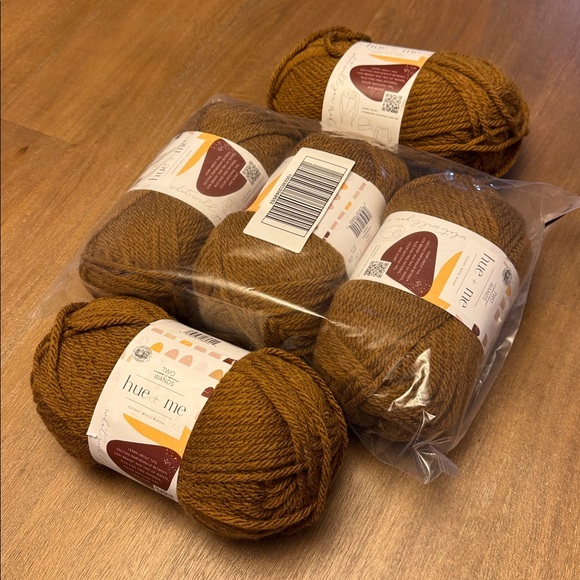 Hue + Me Other - Hue + Me Yarn (Set of 5) - NWT